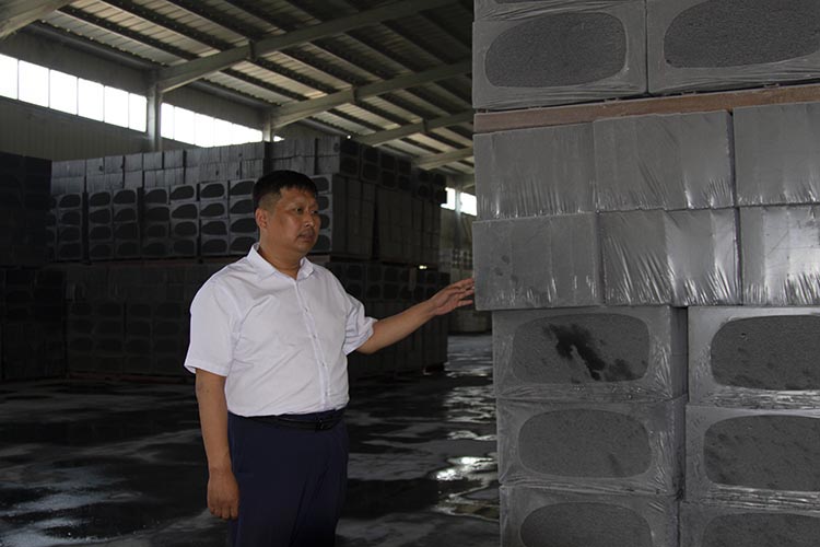 河南省建筑業(yè)協(xié)會建筑修繕分會領導人蒞臨考察-9-20230830102403